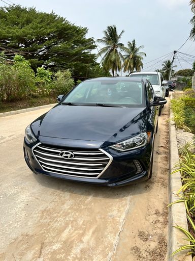 Hyundai Elantra photo